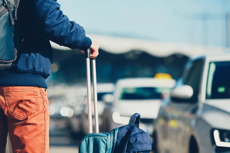 Société de taxi pour le transfert de personne depuis une gare, Dijon, TAXI Évasion
